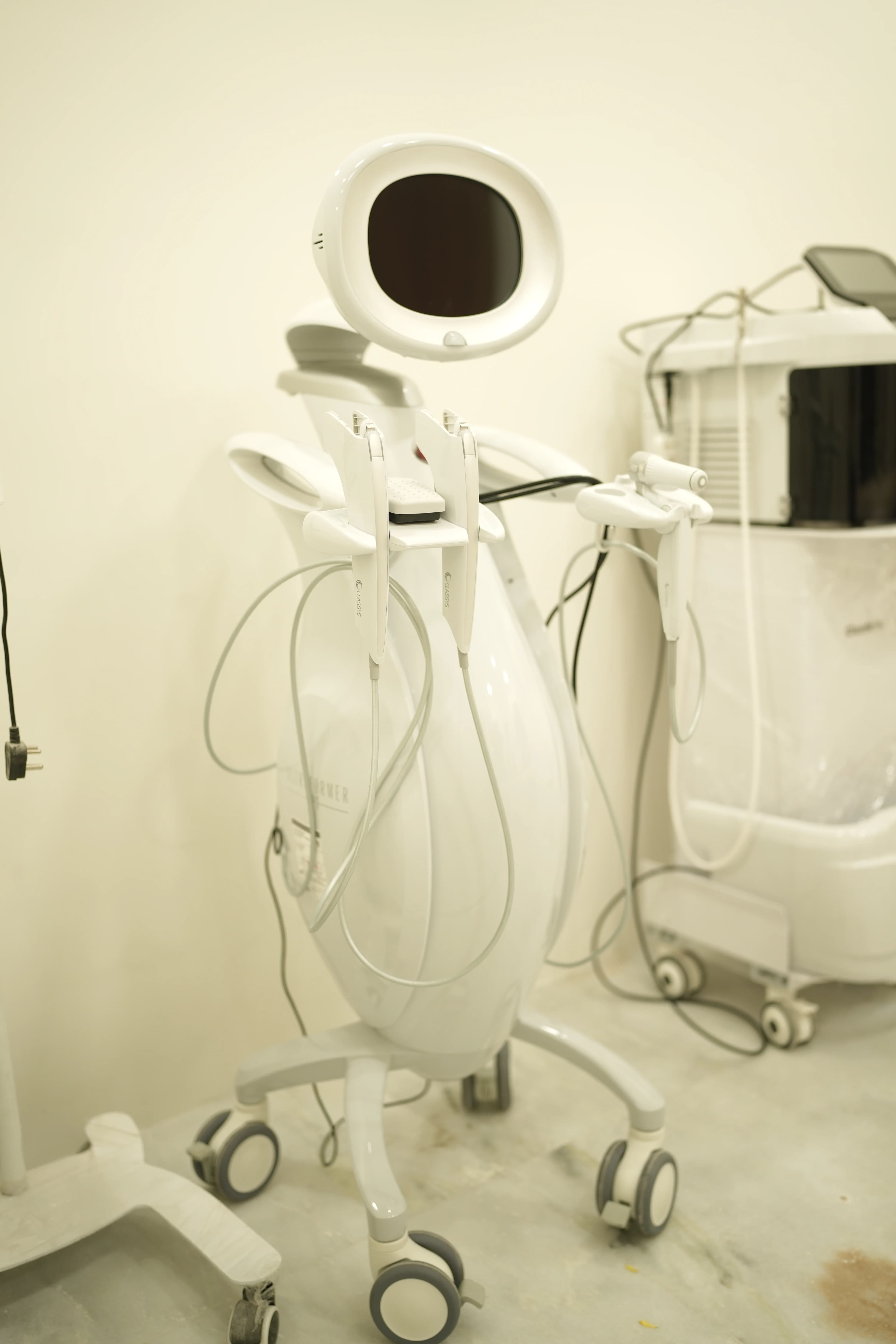 Hydrafacial device microchannel + serum infusion + LED